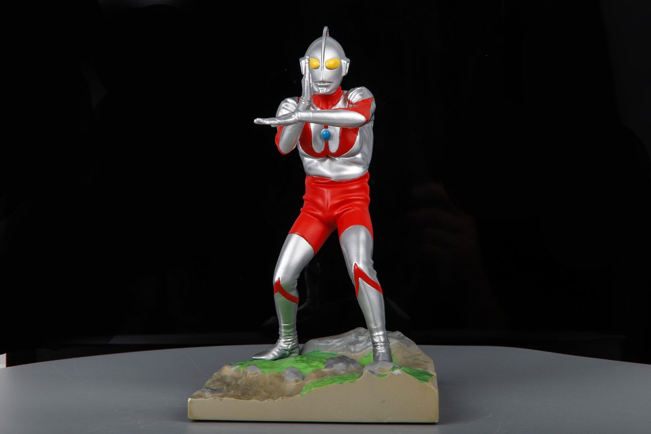 The Scenes of Ultraman Series 1:12--Ultraman (model A)