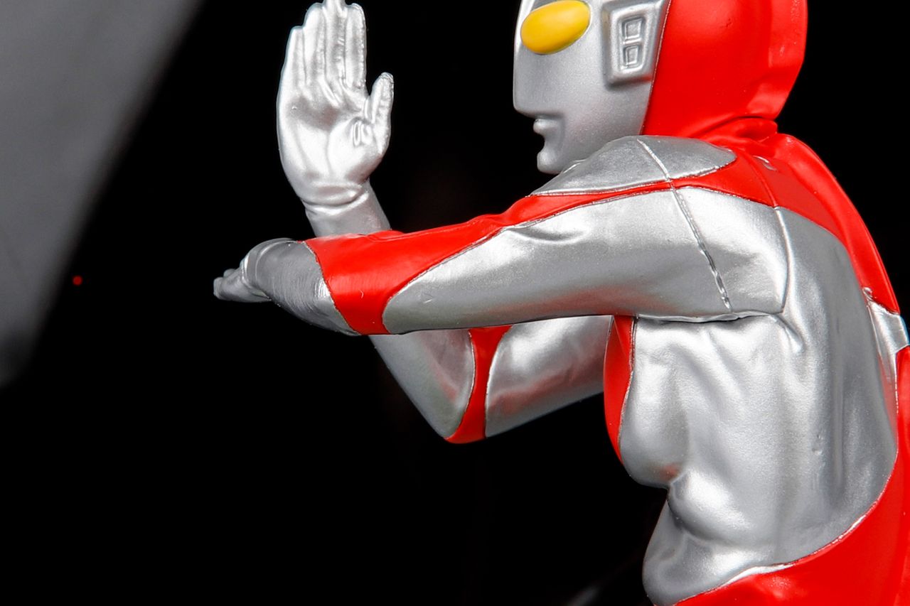 The Scenes of Ultraman Series 1:12--Ultraman (model A)